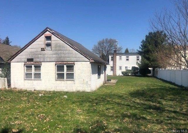 7 Walters Avenue, Syosset, NY 11791