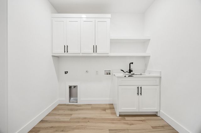 1035 Strickland Street, Dallas, TX 75211