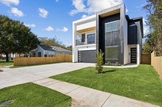 1035 Strickland Street, Dallas, TX 75211