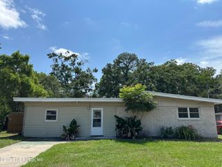 1927 FOURAKER Road, Jacksonville, FL 32210