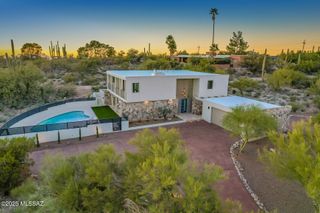 6735 N Camino Padre Isidoro, Tucson, AZ 85718