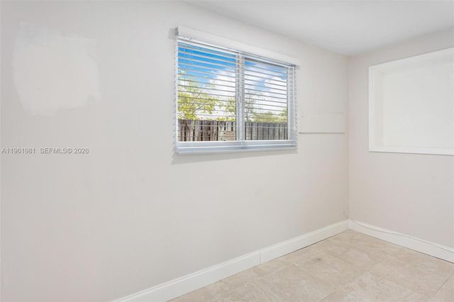 3241 NE 17th Ave S, Oakland Park, FL 33334