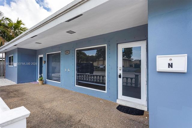 3241 NE 17th Ave S, Oakland Park, FL 33334