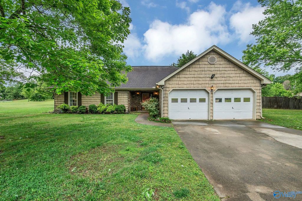 108 Willowvalley Drive, Harvest, AL 35749