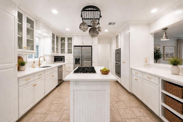 2404 Westover RD, Austin, TX 78703