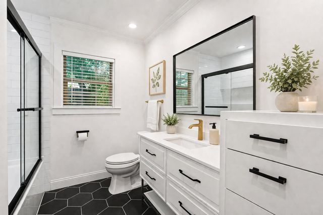 2404 Westover RD, Austin, TX 78703