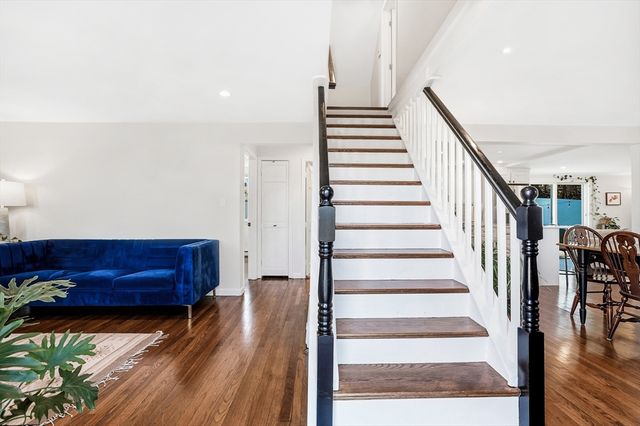 20 Isabelle Avenue, Holbrook, MA 02343