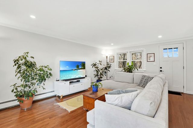 20 Isabelle Avenue, Holbrook, MA 02343