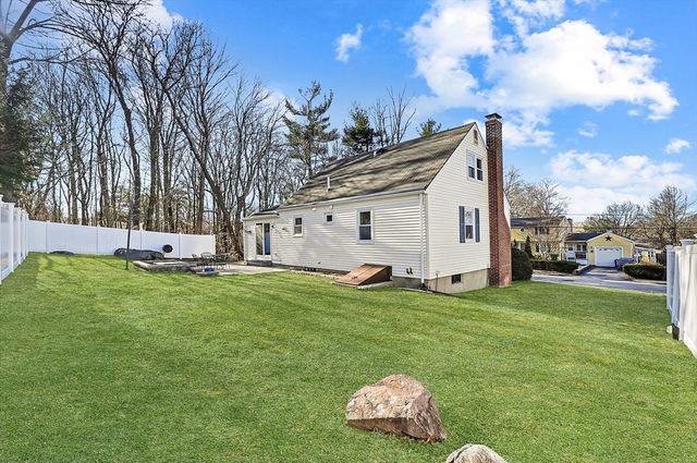 20 Isabelle Avenue, Holbrook, MA 02343