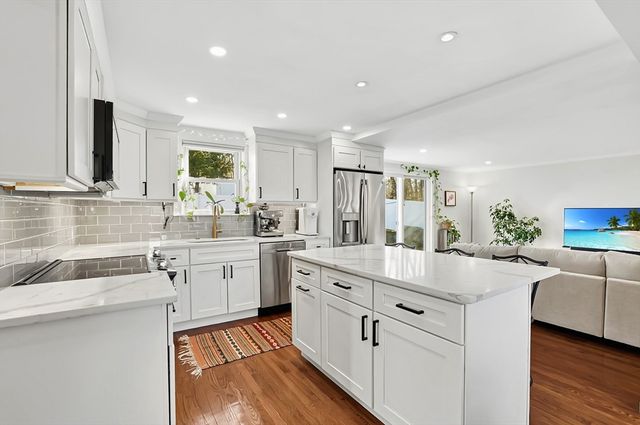 20 Isabelle Avenue, Holbrook, MA 02343