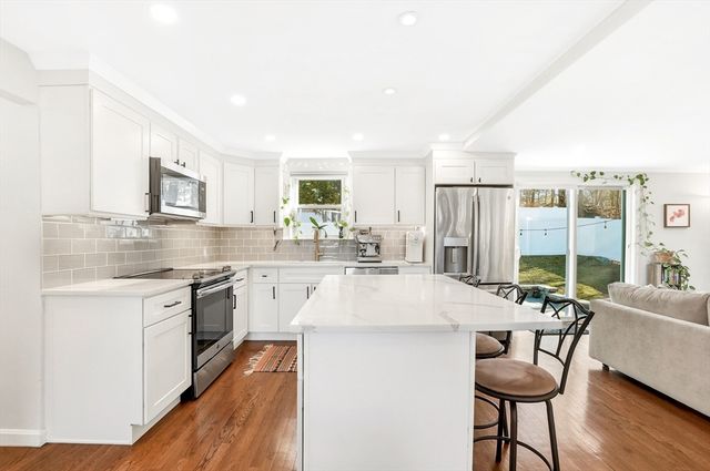 20 Isabelle Avenue, Holbrook, MA 02343