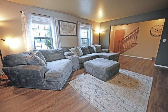 508 HIGHLAND MEADOW TRAIL, Pulaski, WI 54162