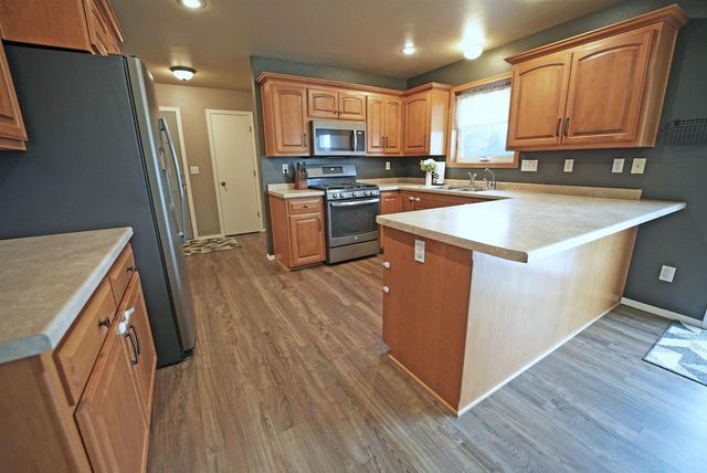 508 HIGHLAND MEADOW TRAIL, Pulaski, WI 54162