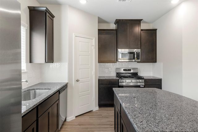 27402 Axis Deer Trail, Magnolia, TX 77354