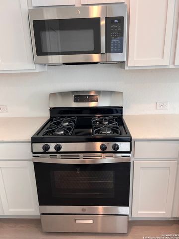 7654 Barcelo, San Antonio, TX 78263