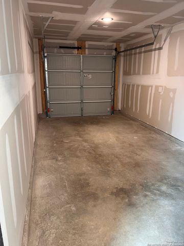 7654 Barcelo, San Antonio, TX 78263
