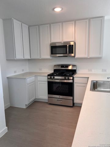 7654 Barcelo, San Antonio, TX 78263
