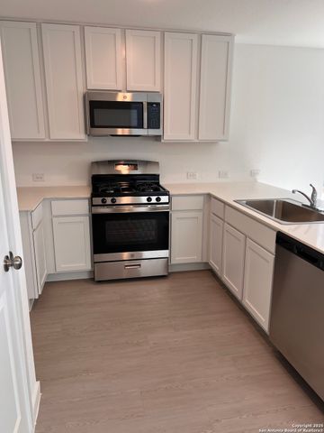 7654 Barcelo, San Antonio, TX 78263