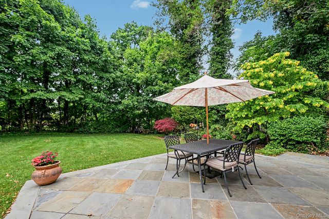18 Fenimore Drive, Harrison, NY 10528