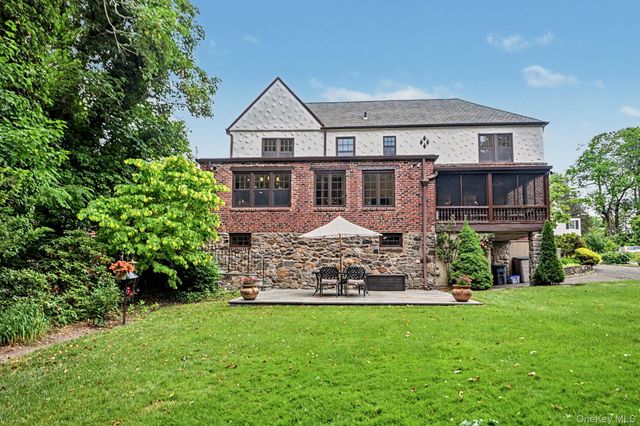 18 Fenimore Drive, Harrison, NY 10528