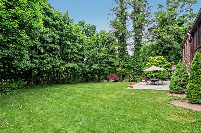18 Fenimore Drive, Harrison, NY 10528
