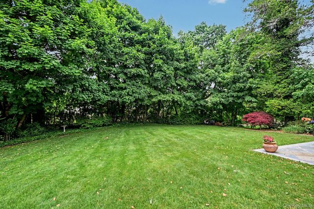 18 Fenimore Drive, Harrison, NY 10528