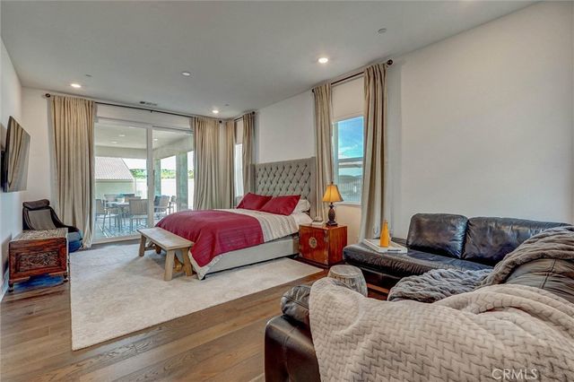 24537 Via Sendero, Valencia, CA 91354