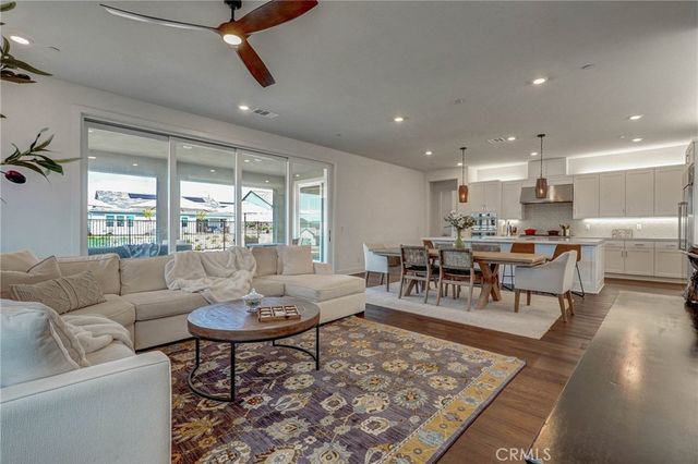 24537 Via Sendero, Valencia, CA 91354