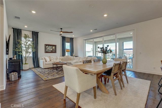 24537 Via Sendero, Valencia, CA 91354