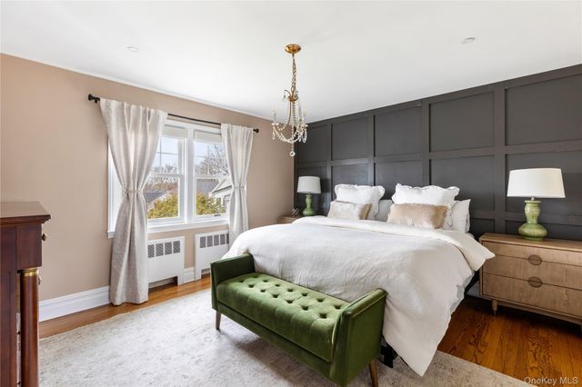 50 Washington Avenue, Glen Head, NY 11545