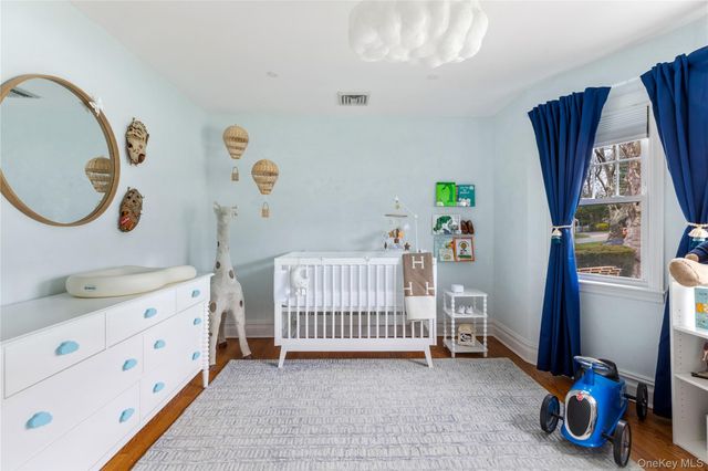 50 Washington Avenue, Glen Head, NY 11545