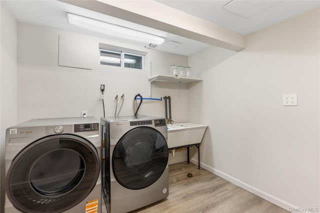 50 Washington Avenue, Glen Head, NY 11545