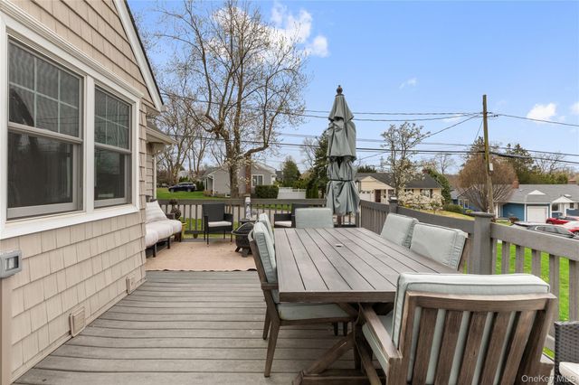 50 Washington Avenue, Glen Head, NY 11545