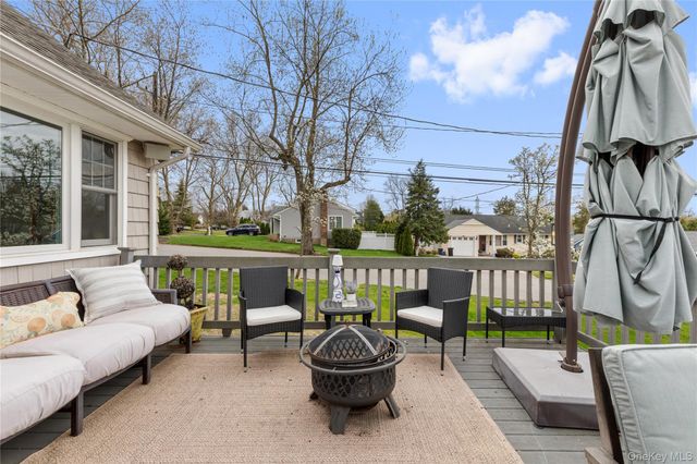 50 Washington Avenue, Glen Head, NY 11545