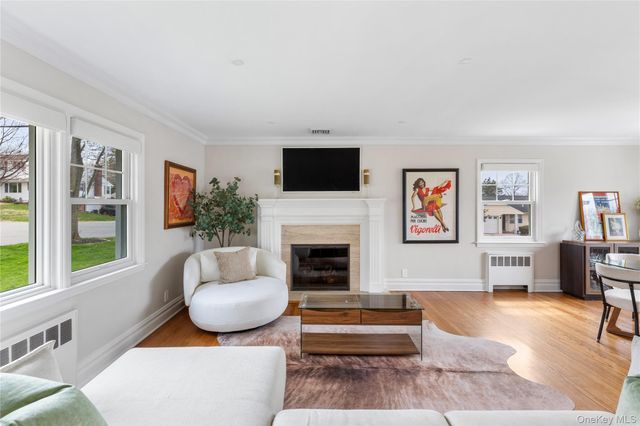 50 Washington Avenue, Glen Head, NY 11545