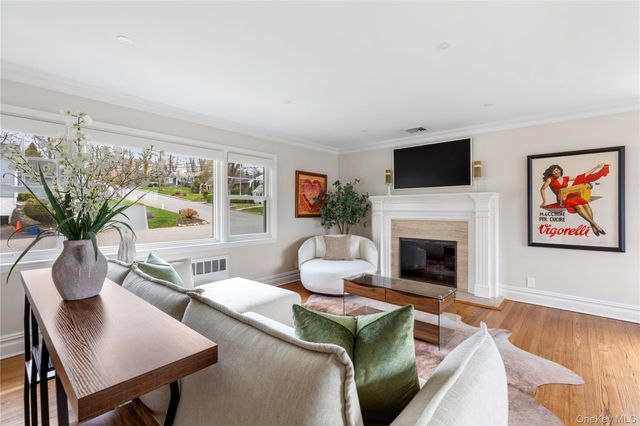 50 Washington Avenue, Glen Head, NY 11545