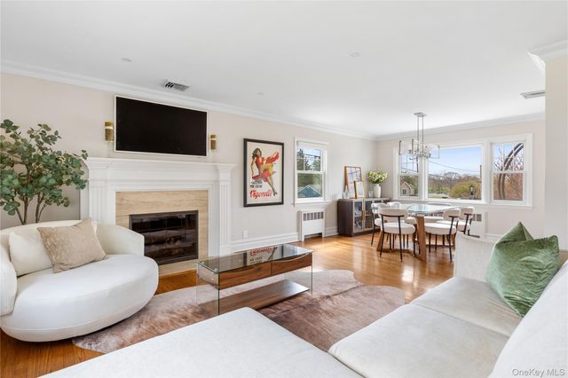 50 Washington Avenue, Glen Head, NY 11545