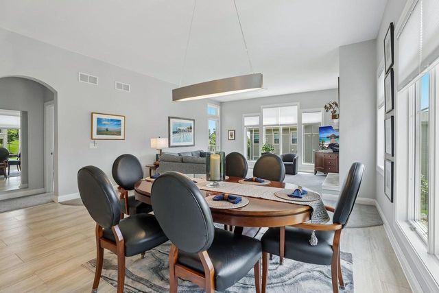 9007 Royal Oaks Circle, Madison, WI 53593