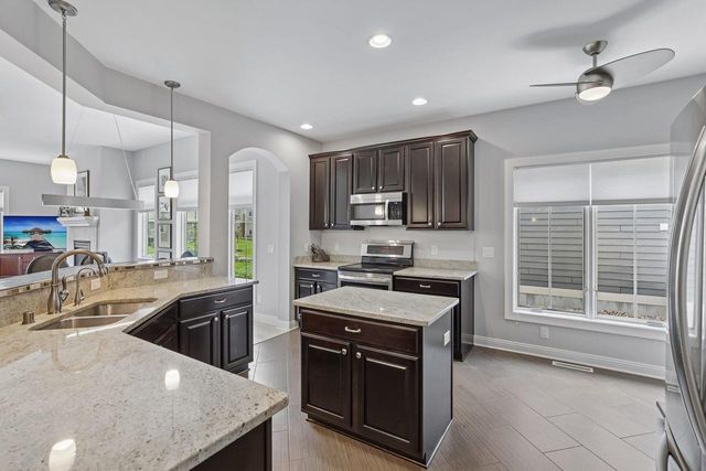 9007 Royal Oaks Circle, Madison, WI 53593