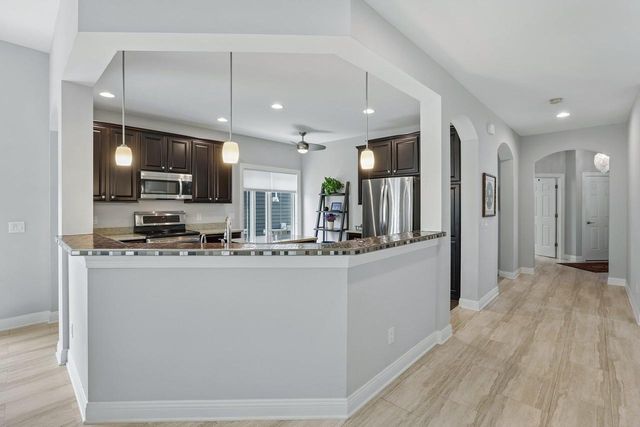 9007 Royal Oaks Circle, Madison, WI 53593