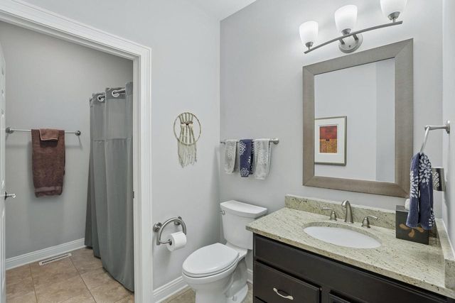 9007 Royal Oaks Circle, Madison, WI 53593