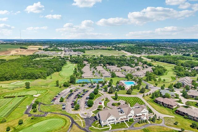 9007 Royal Oaks Circle, Madison, WI 53593