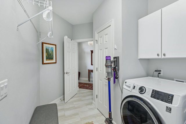 9007 Royal Oaks Circle, Madison, WI 53593