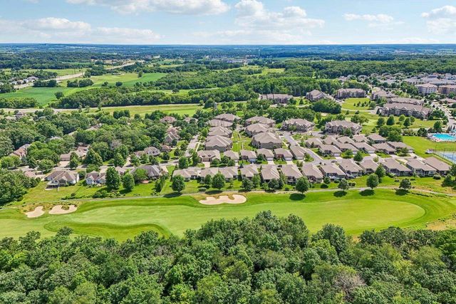 9007 Royal Oaks Circle, Madison, WI 53593