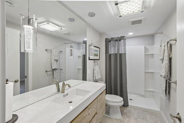 9007 Royal Oaks Circle, Madison, WI 53593