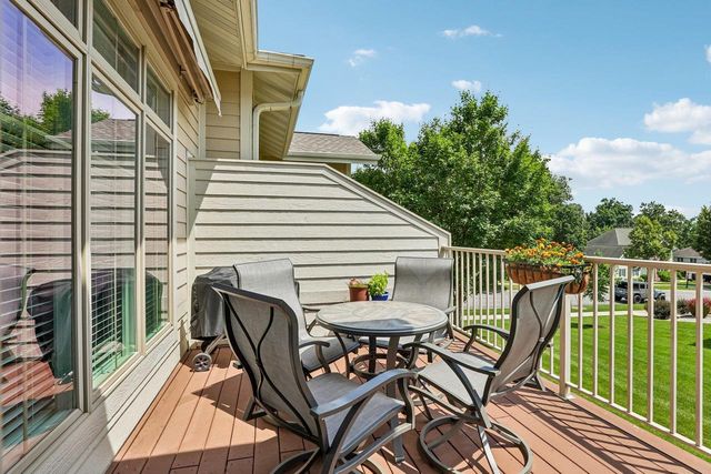 9007 Royal Oaks Circle, Madison, WI 53593