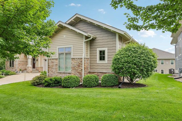 9007 Royal Oaks Circle, Madison, WI 53593