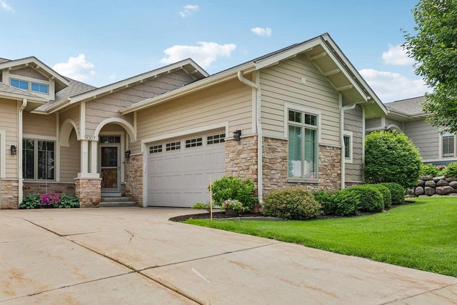 9007 Royal Oaks Circle, Madison, WI 53593