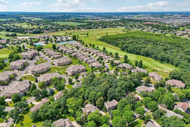 9007 Royal Oaks Circle, Madison, WI 53593