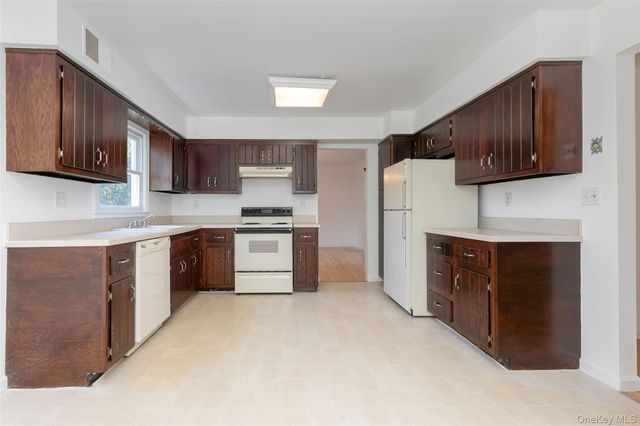 48 Clinton Avenue, Rye, NY 10580